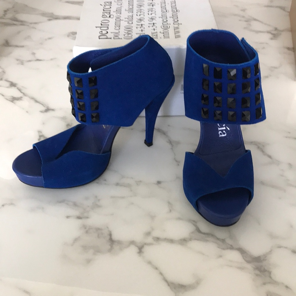 Pedro Garcia Cheryl Heels 40 / 10